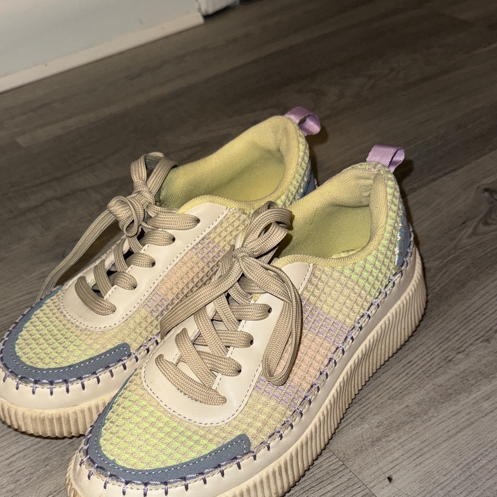 Stylish Multicolor Women's Sneakers